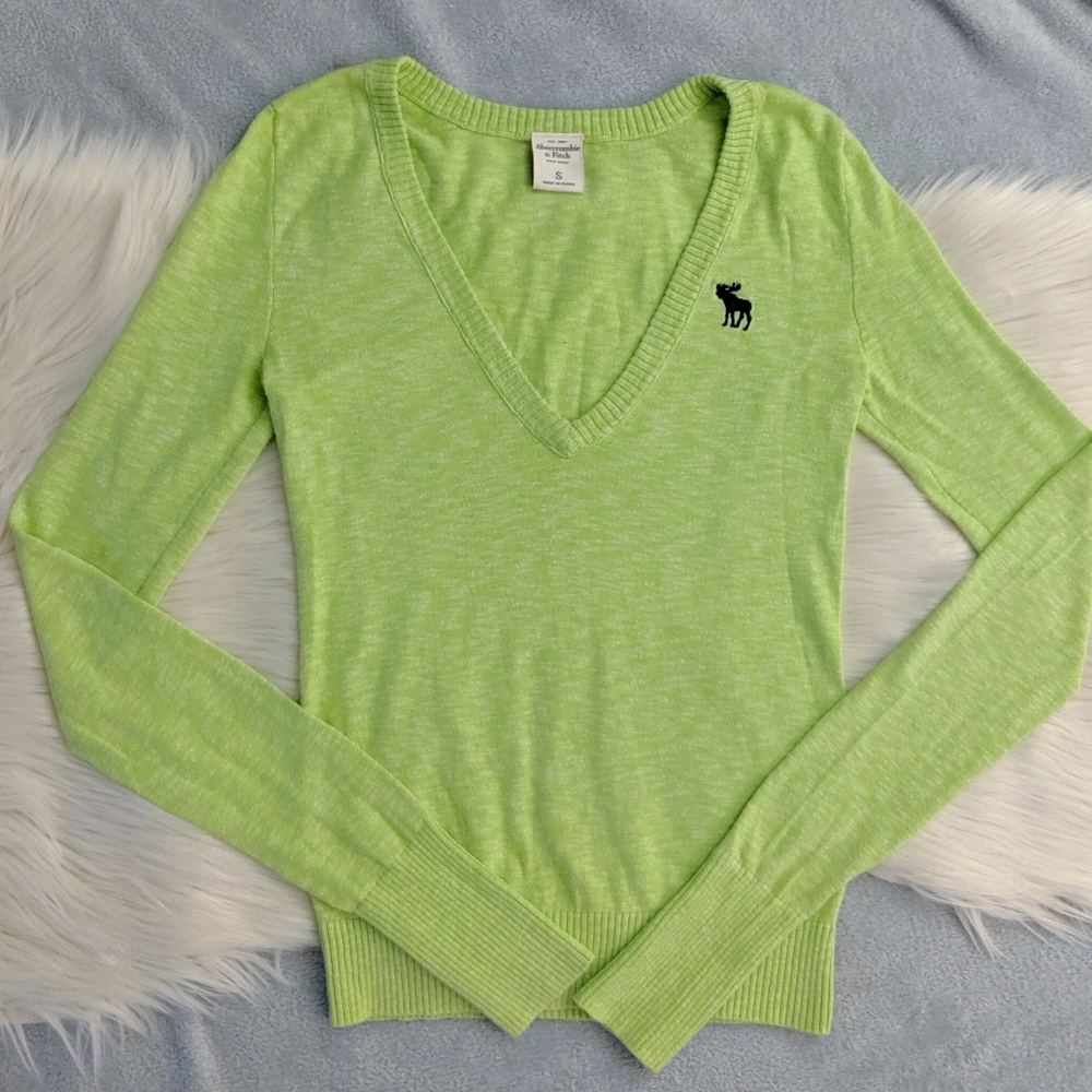 Abercrombie & Fitch V-Neck Long Sleeve Sweater